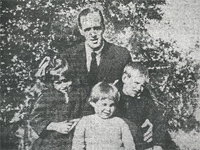 Winnie Menhennet (left) Freddie Dallas (right) with Winnie’s father (back) and her brother Willie (front).